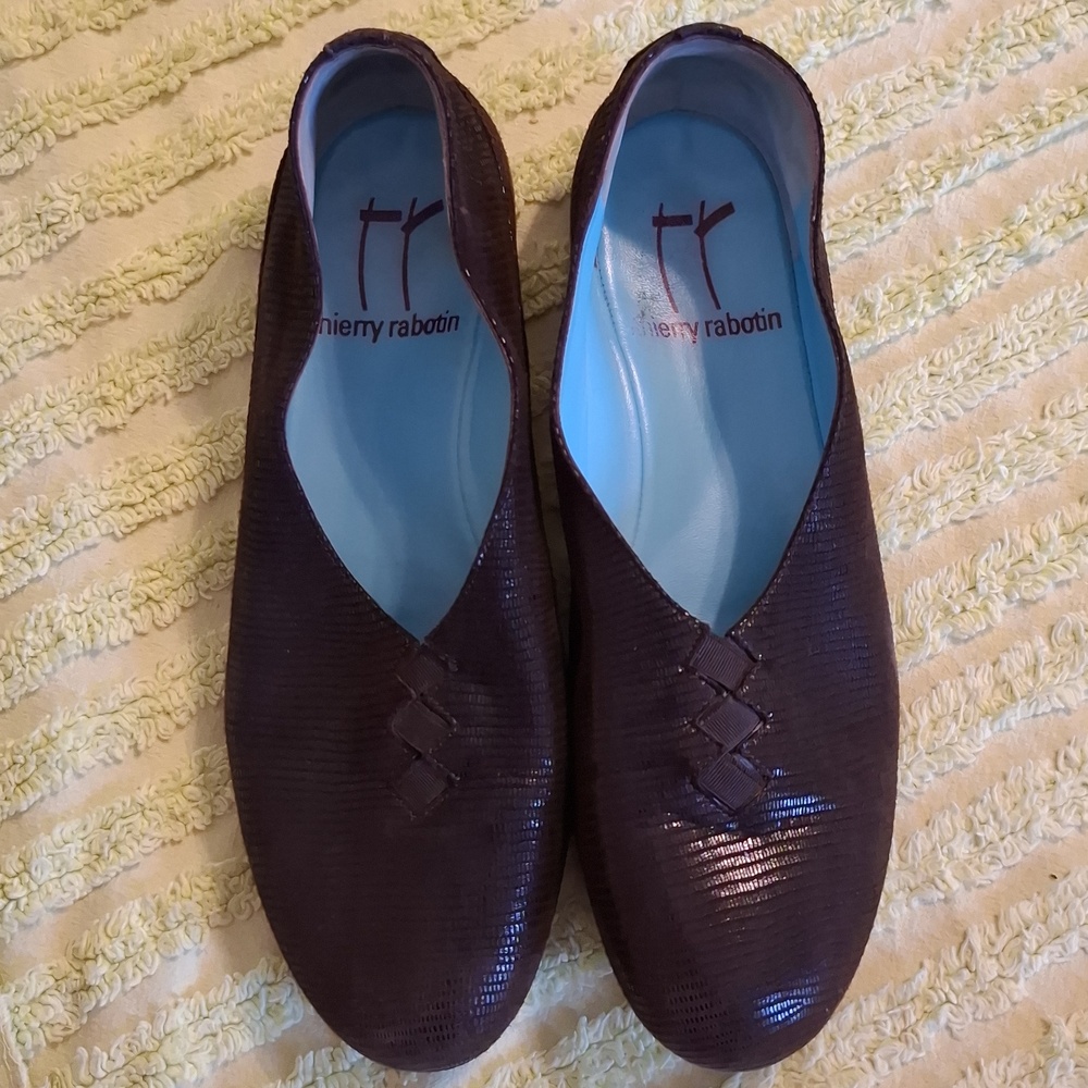 Thierry rabotin, sz 37 (US 7 - 7 1/2) in brown embossed lizard skin leather.